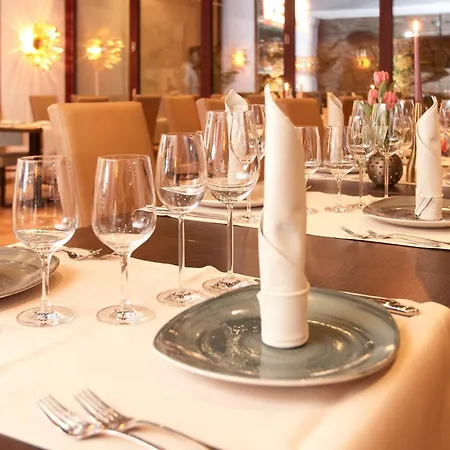 Restaurant Doppeladler Szálloda 3*