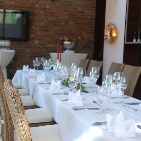 Restaurant Doppeladler Otel Rees